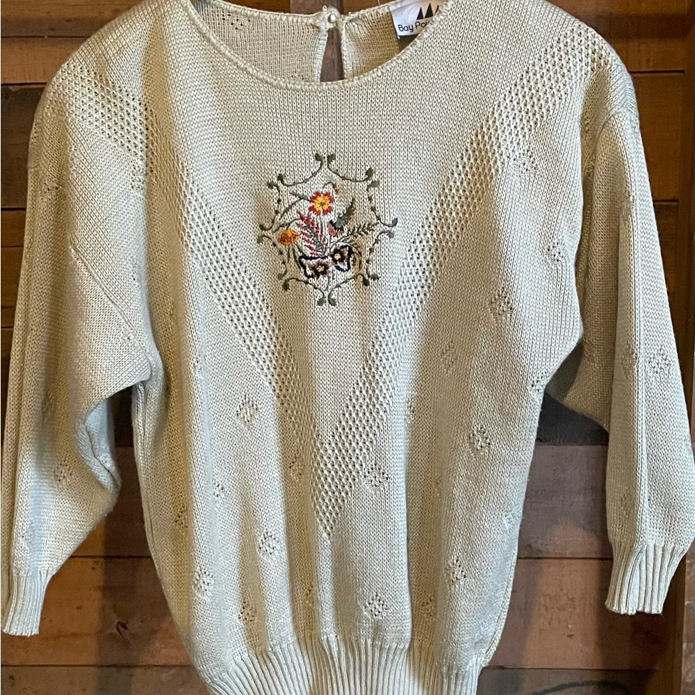 Vintage Woman’s sweater. Cottage core.